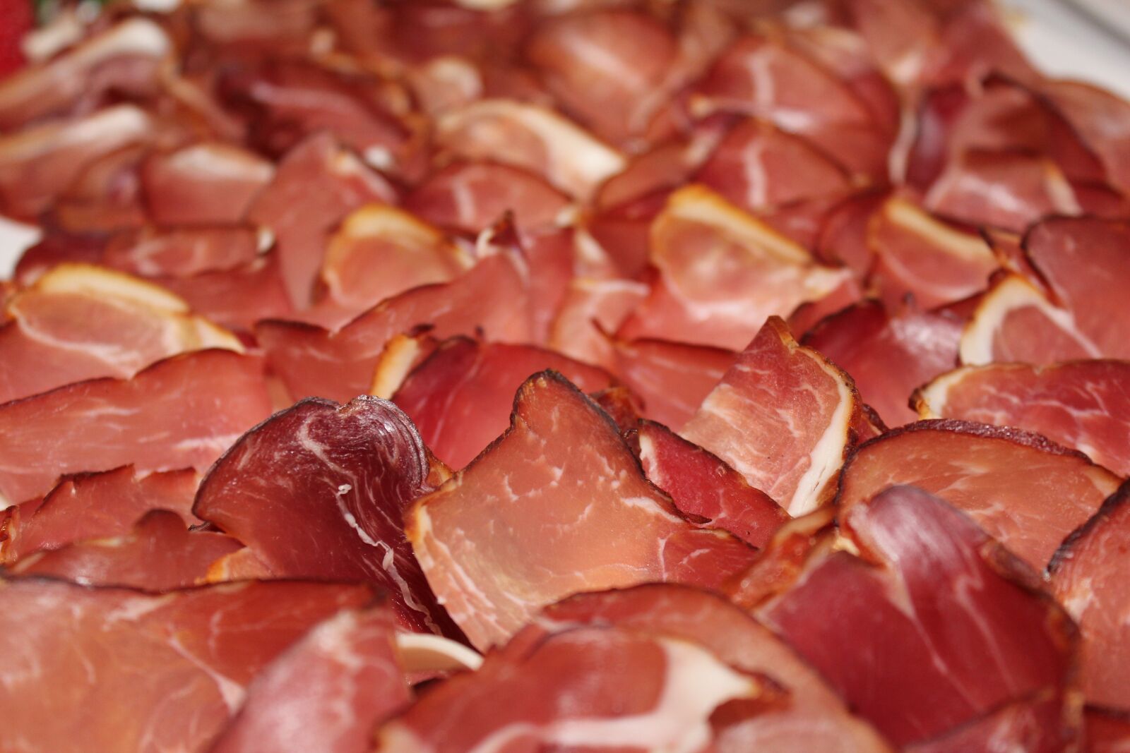 Canon EOS 600D (Rebel EOS T3i / EOS Kiss X5) sample photo. Black forest ham, ham photography