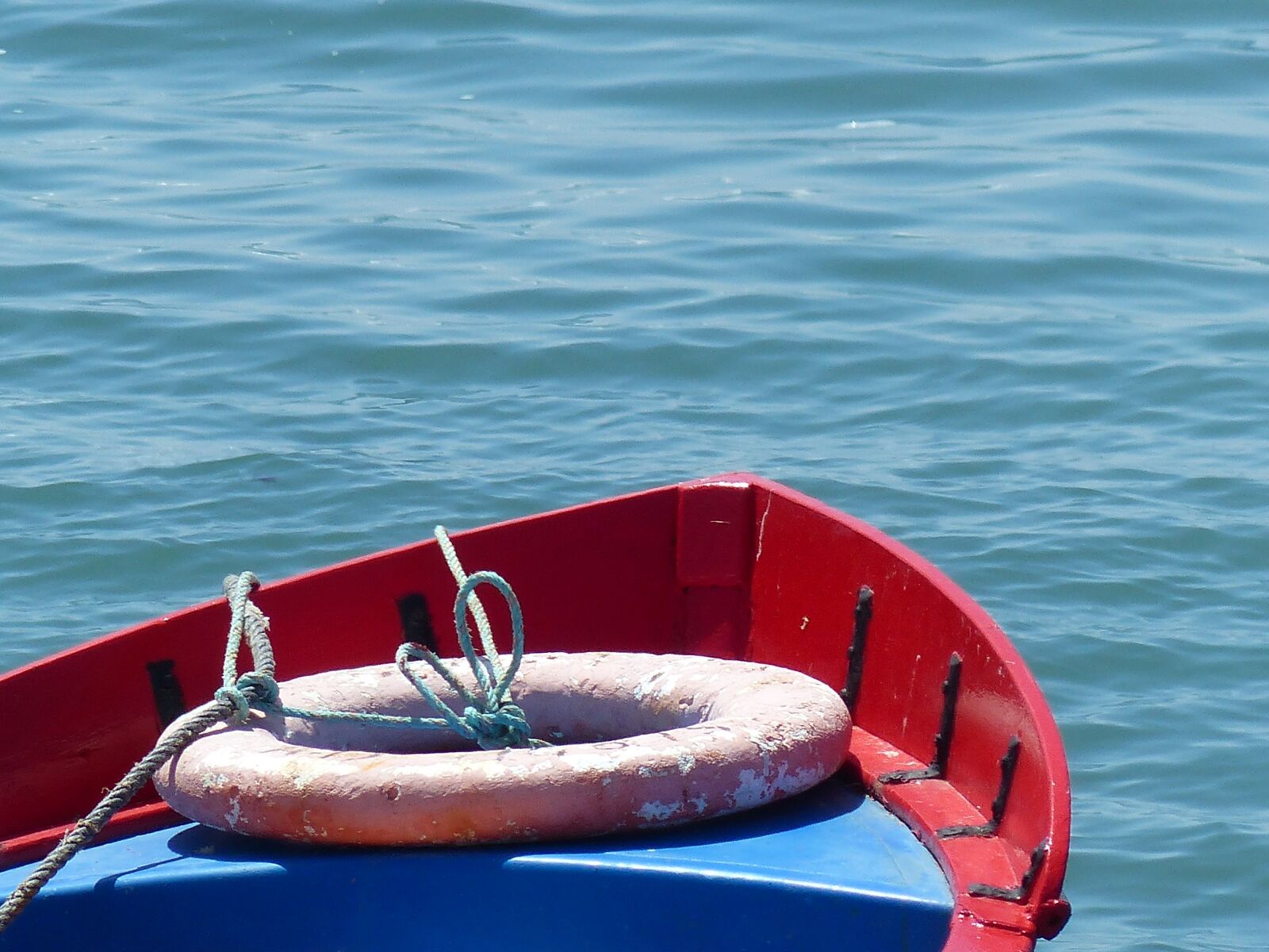 Panasonic Lumix DMC-FZ200 sample photo. Boat, buoy, sea photography