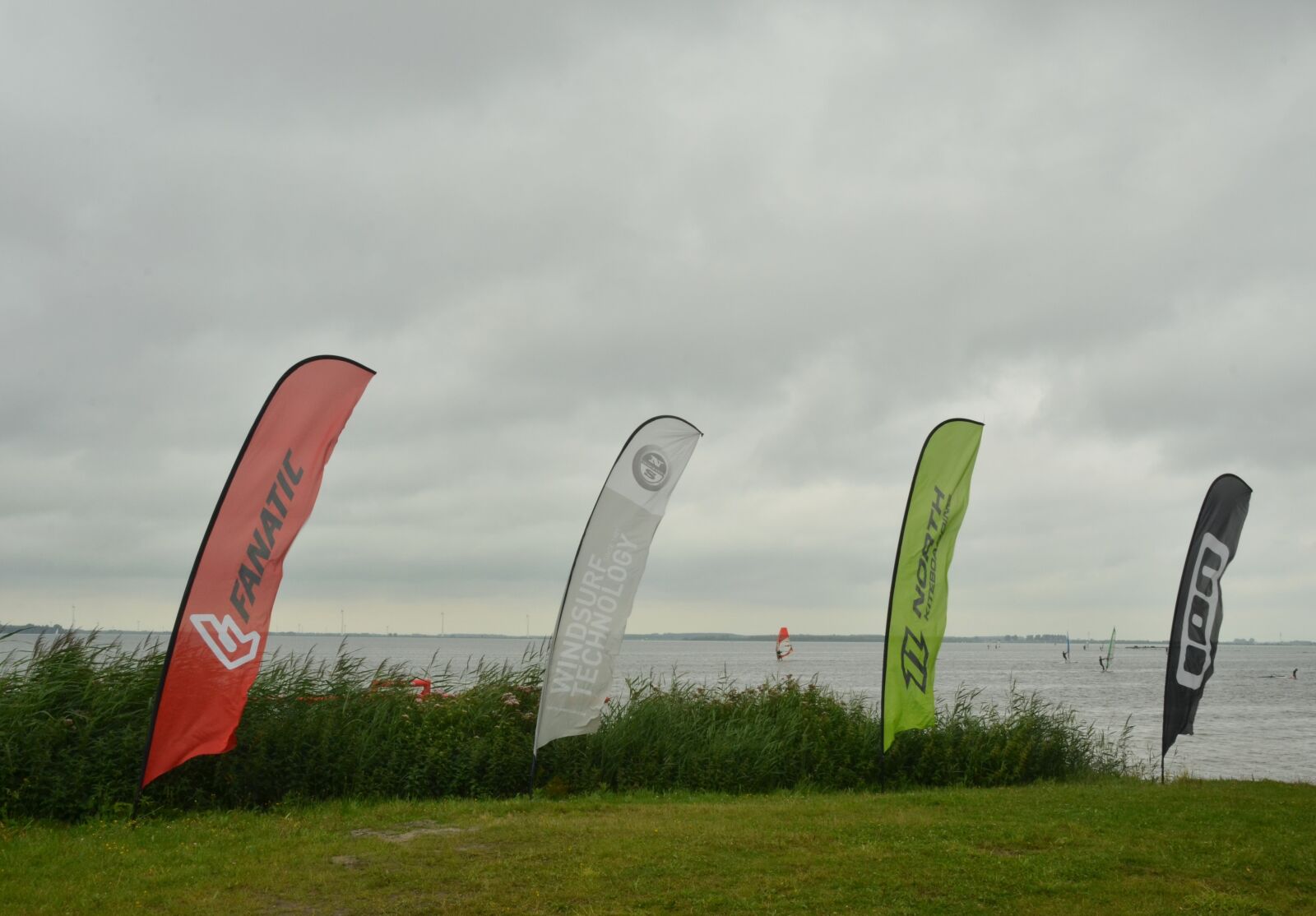 Nikon D7000 sample photo. Flag, wind, storm photography