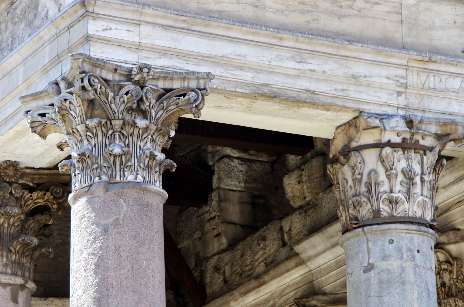 Pentax K-5 sample photo. Rome, pantheon, columns photography