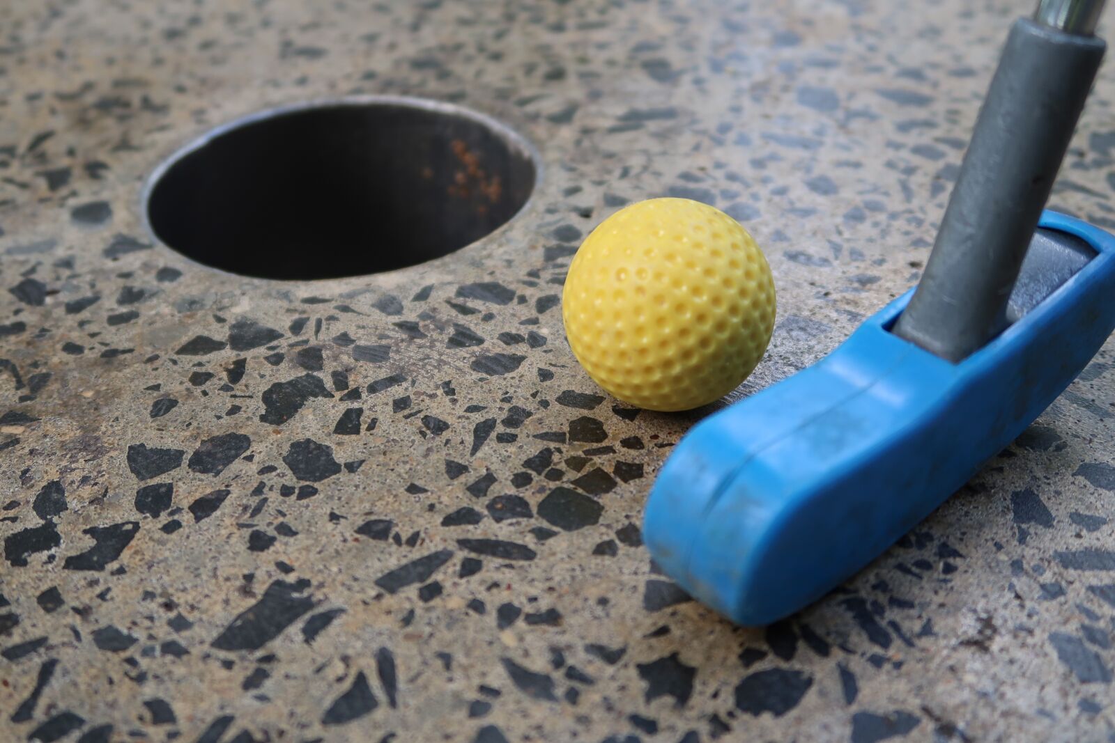 Canon PowerShot G7 X Mark II sample photo. Golf, miniature golf, hole photography