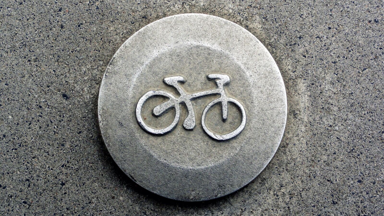 Sony DSC-HX5V sample photo. Sign, bike, symbol photography