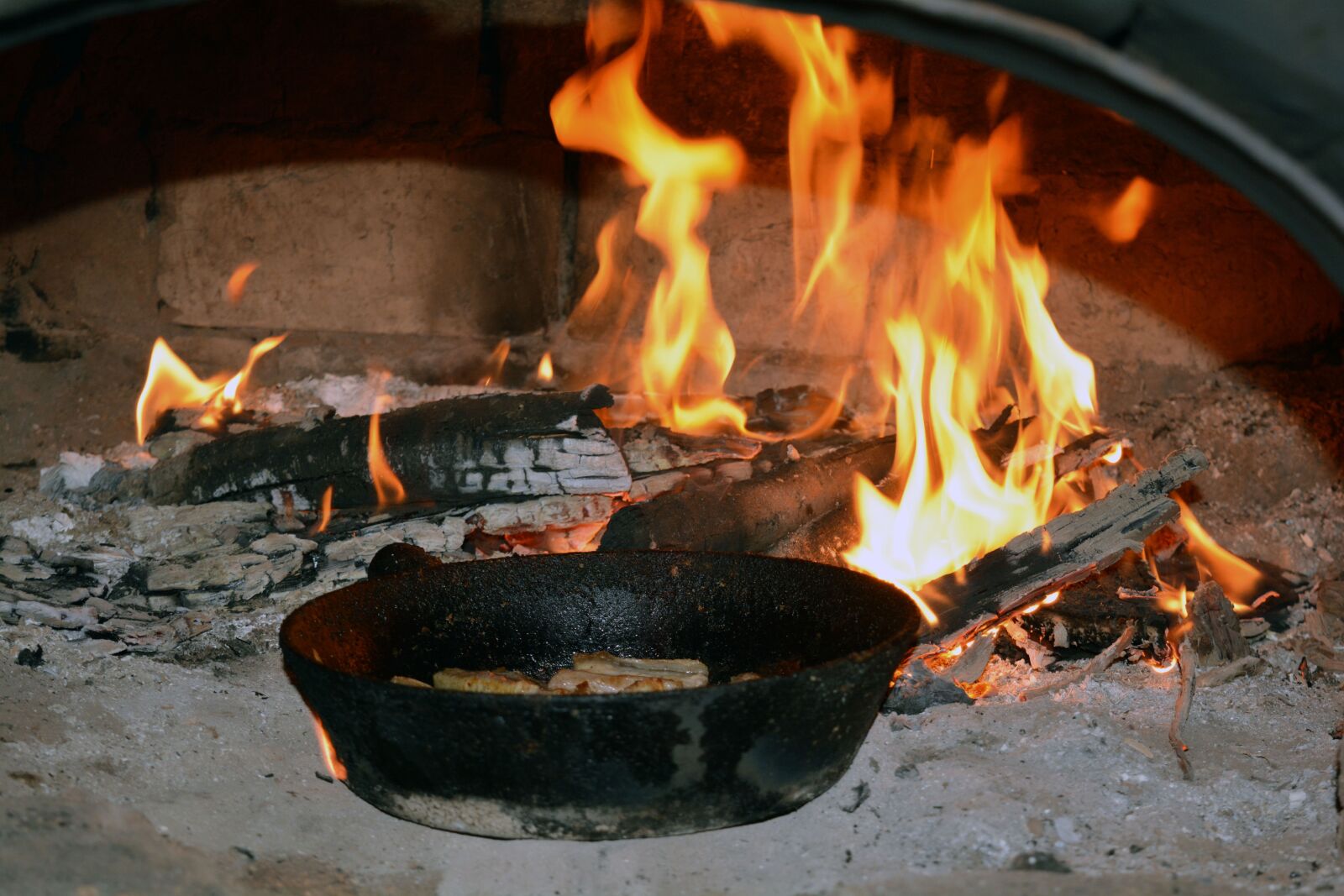 Nikon D5200 sample photo. Fire, oven, food photography