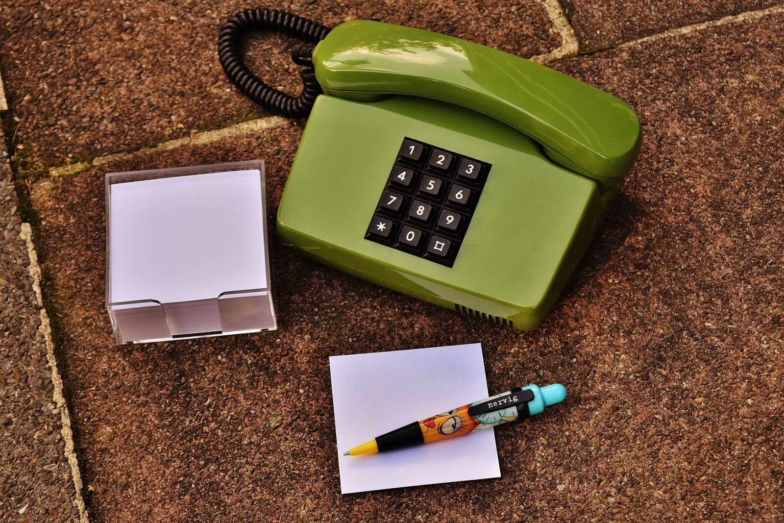 Nikon D7200 sample photo. Phone, eighties, old photography