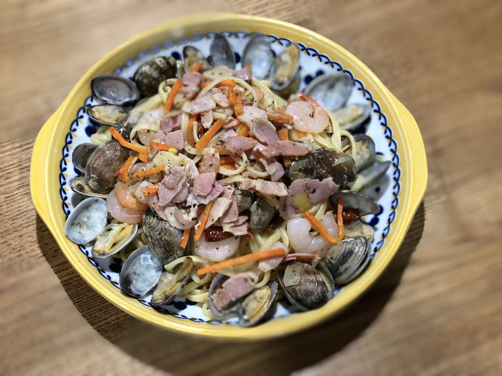 iPhone X back dual camera 6mm f/2.4 sample photo. Spaghetti, pasta, food photography