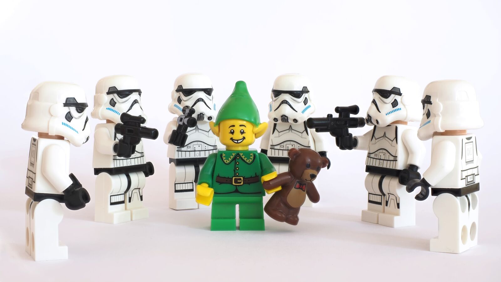 Olympus OM-D E-M1 Mark II + Olympus M.Zuiko Digital ED 12-40mm F2.8 Pro sample photo. Lego, storm, trooper photography