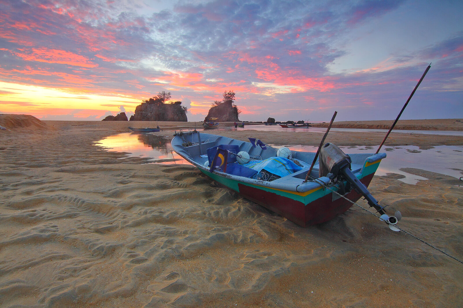 Canon EOS 50D sample photo. Boat, clouds, landscape, nature photography