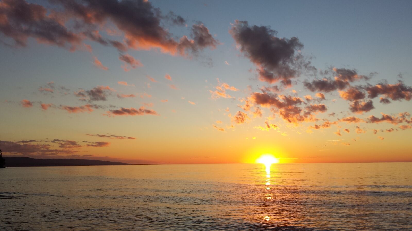 Samsung Galaxy S4 sample photo. Sunset, clouds, lake photography