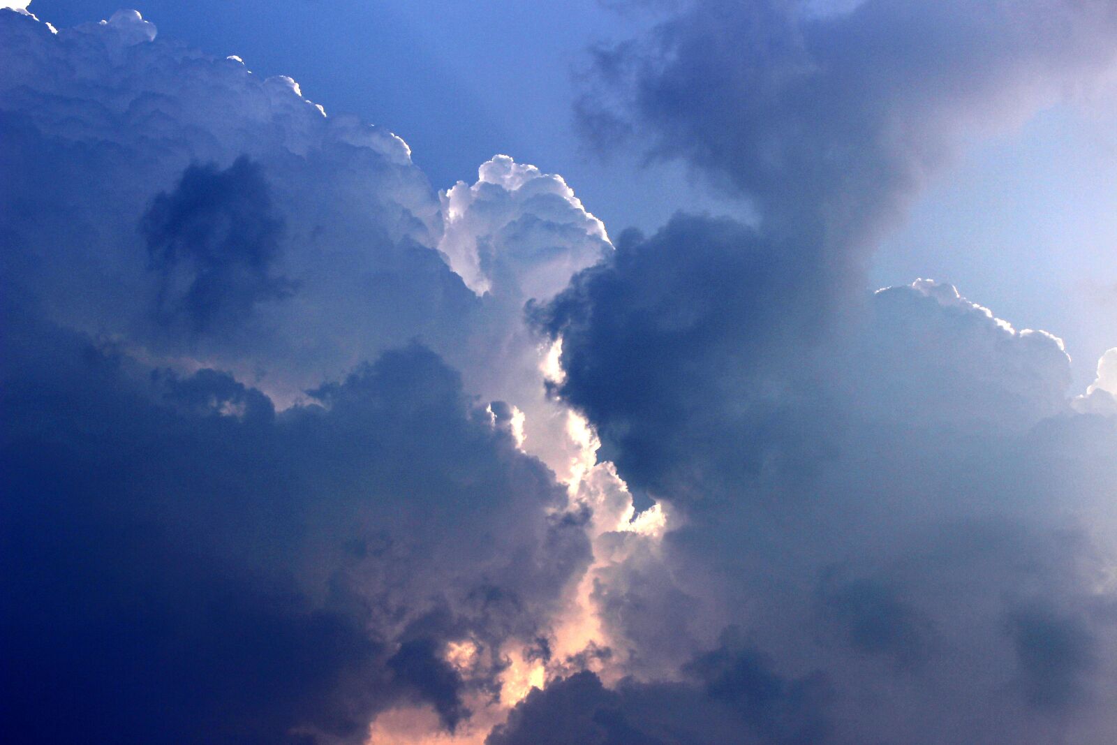 Canon EOS 100D (EOS Rebel SL1 / EOS Kiss X7) sample photo. Sky, cloud, landscape photography