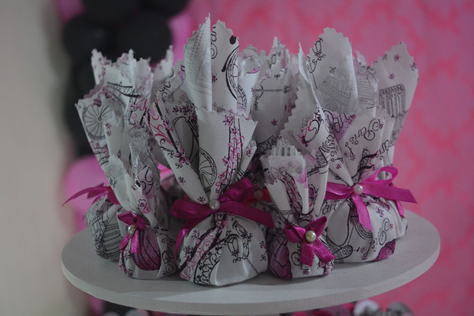 Nikon D5200 sample photo. Pastry, party, rosa photography