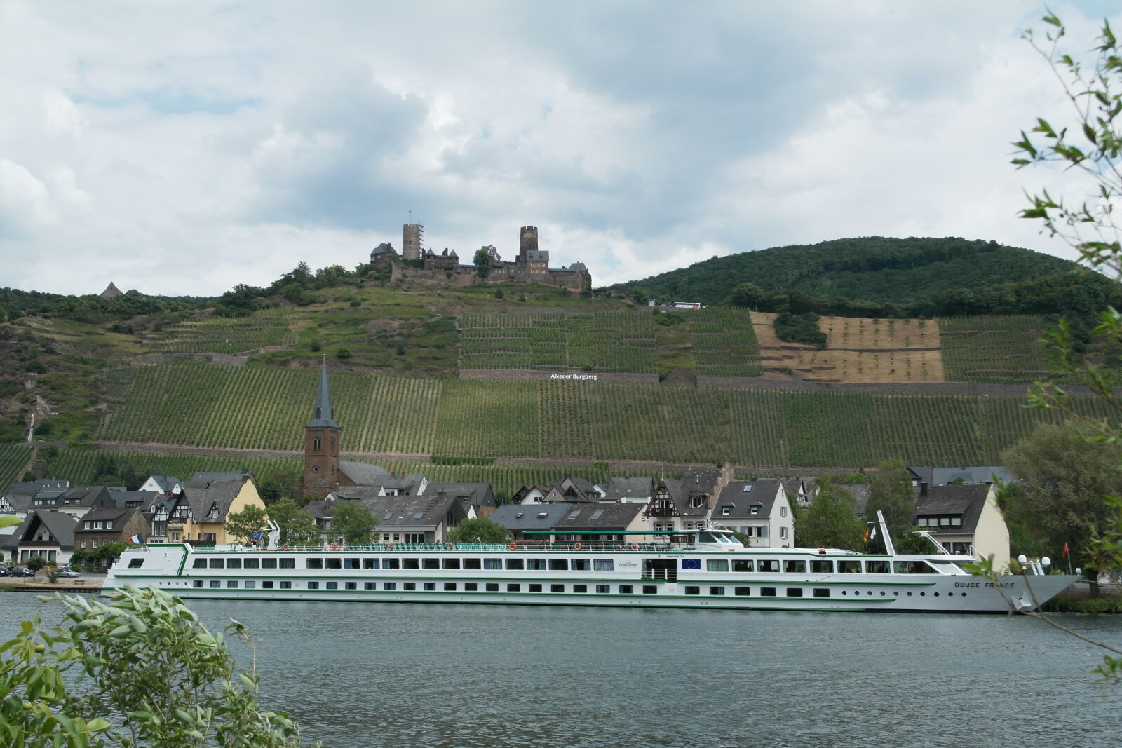 Samsung NX1000 sample photo. Castle thurant, alkene photography