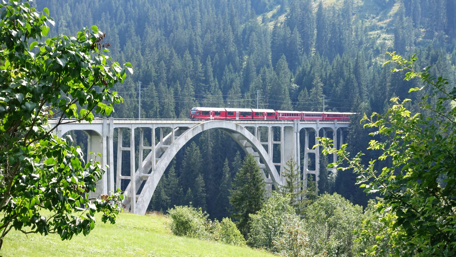 Sony Cyber-shot DSC-RX100 IV sample photo. Railway bridge, arosa, graub photography