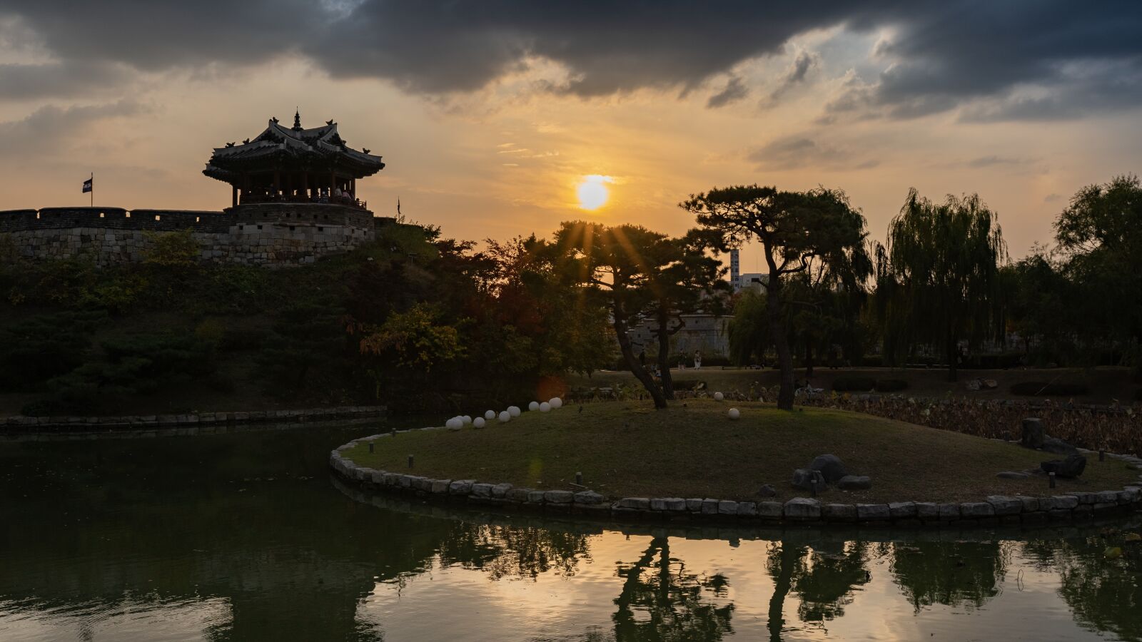Sony a7 III + Sigma 35mm F1.4 DG HSM Art sample photo. Hwaseong fortress, castle, korea photography