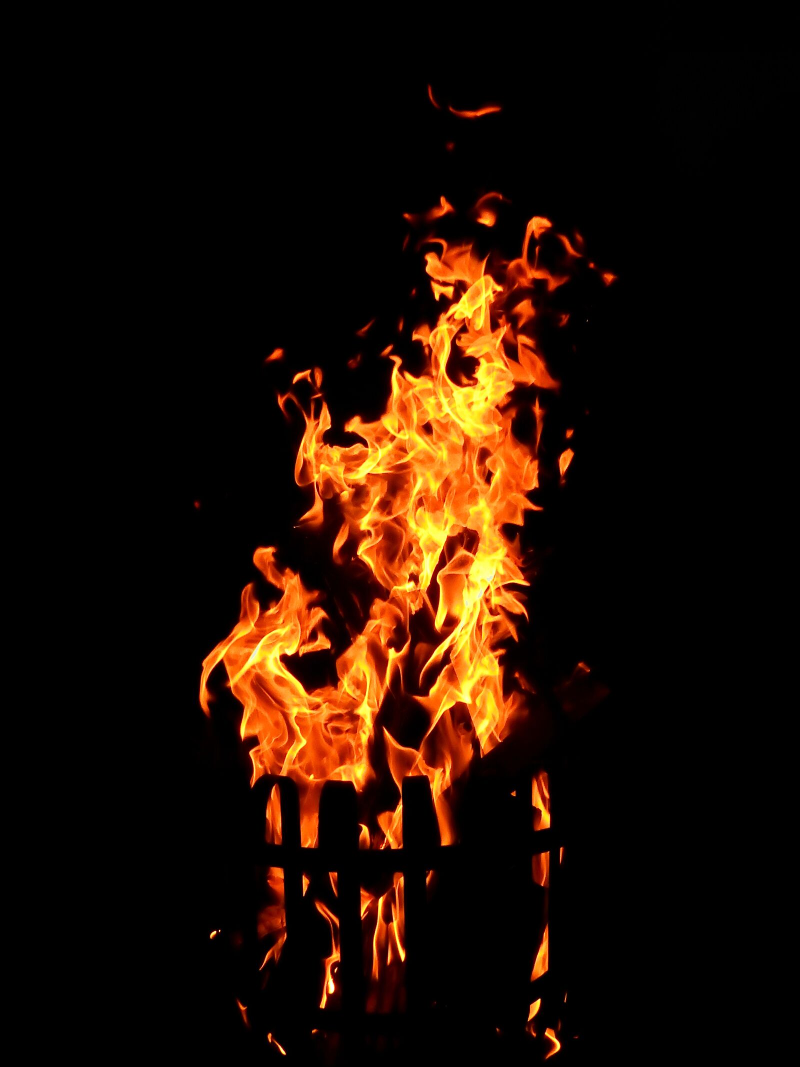 Nikon Coolpix P900 sample photo. Fire, flame, burn photography