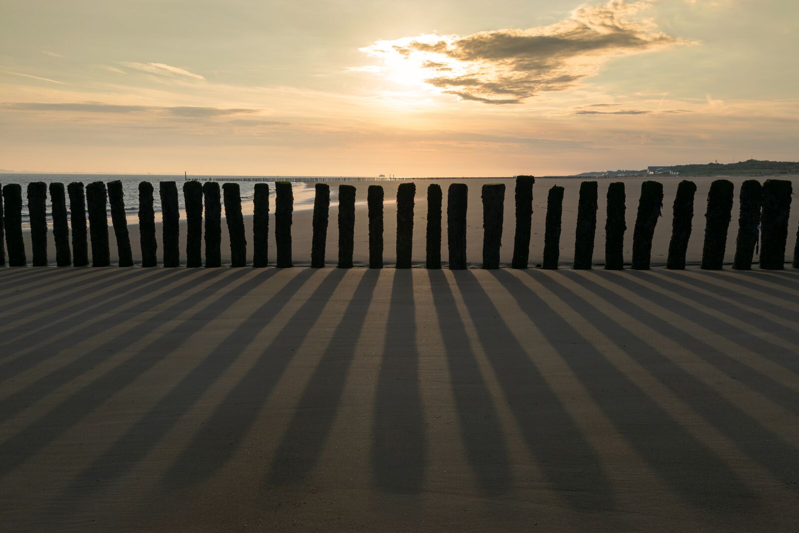 Nikon D5300 sample photo. Groynes, sunrise, sea photography