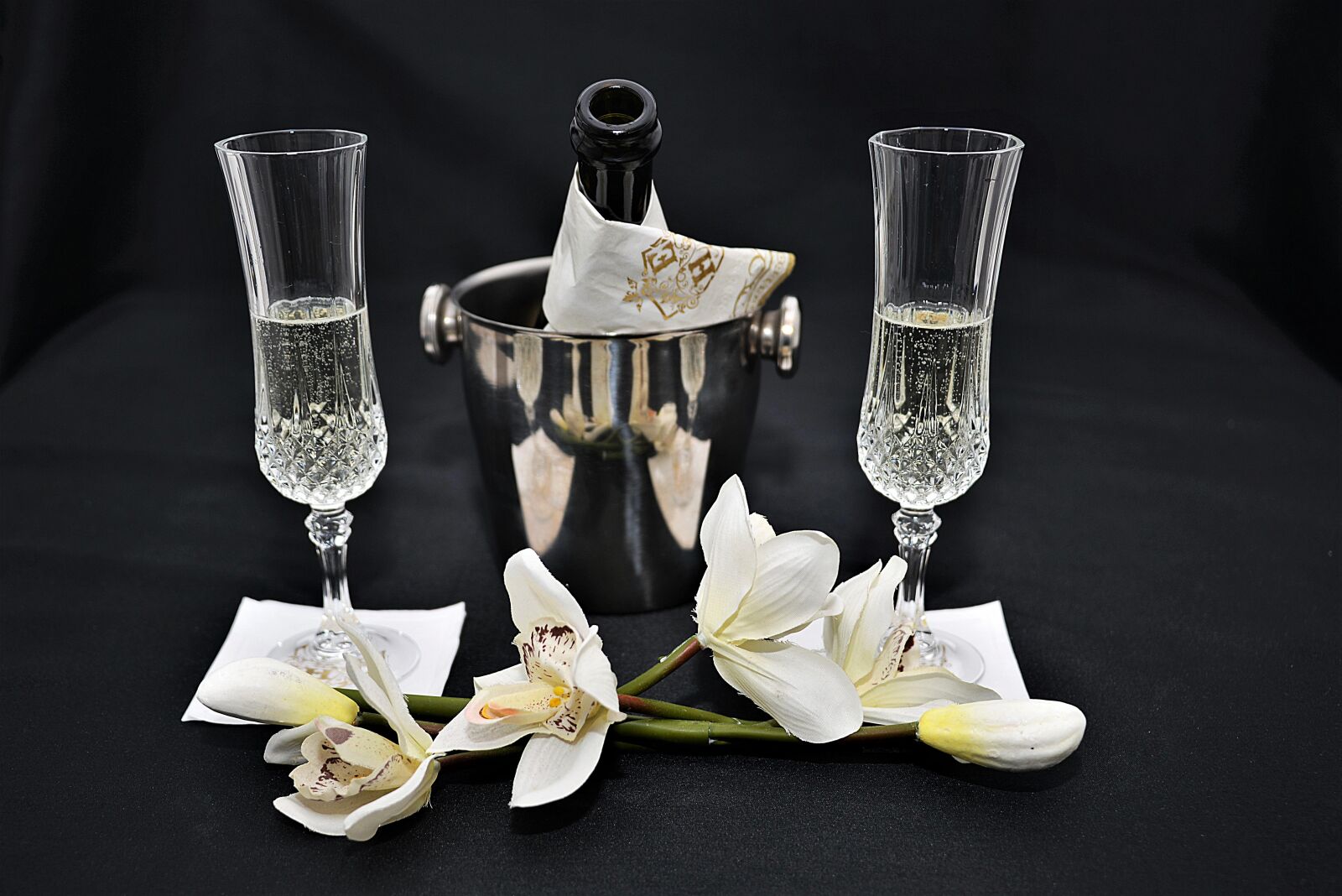 Nikon D610 sample photo. Champagne, champagne glasses, romantic photography