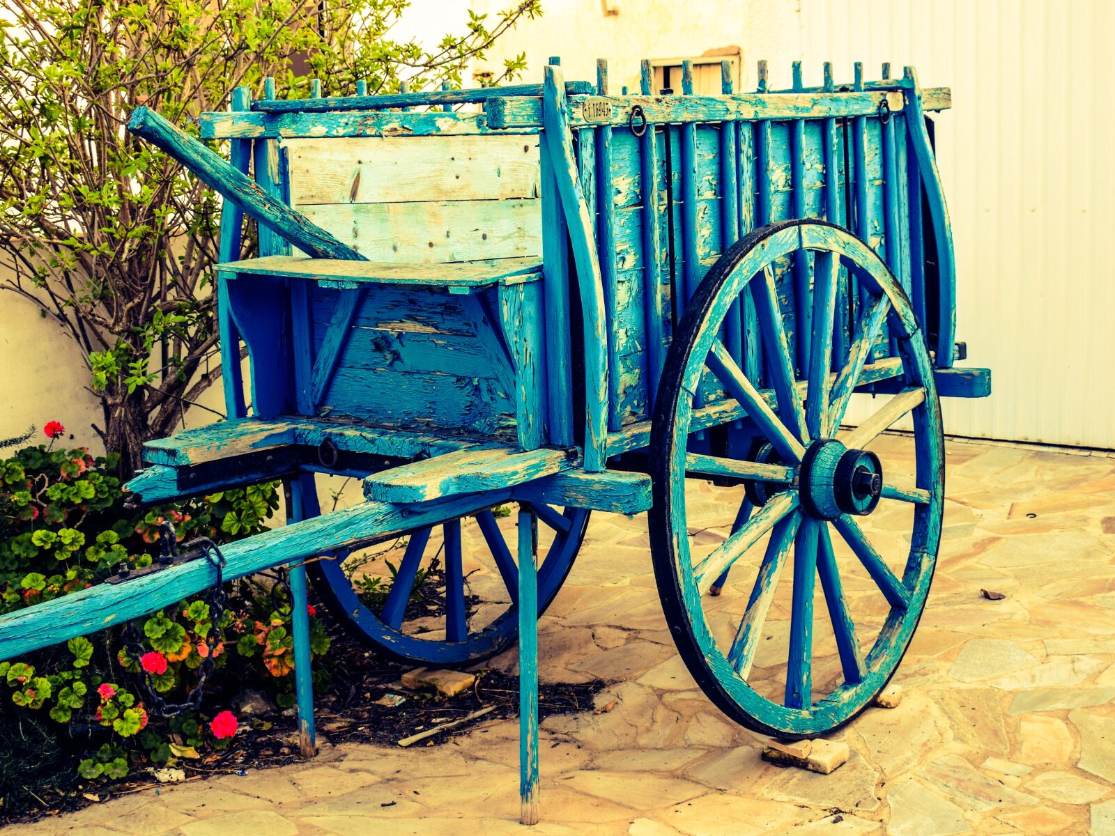 Nikon D3300 sample photo. Wagon, blue, wheel photography