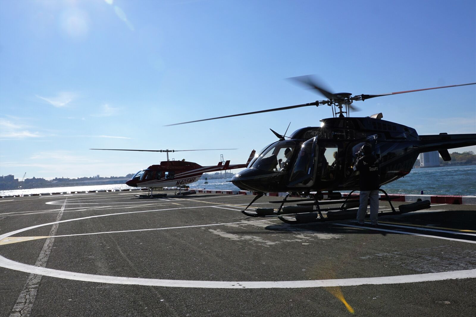 Sony ILCA-77M2 + Sony DT 16-50mm F2.8 SSM sample photo. Helicopter, new york, flight photography
