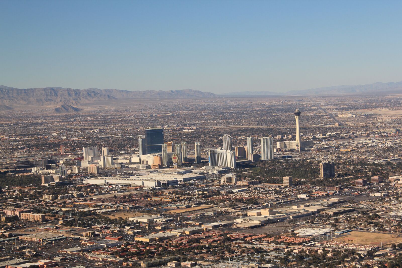 Canon EOS 550D (EOS Rebel T2i / EOS Kiss X4) sample photo. Las vegas, cityscape, city photography