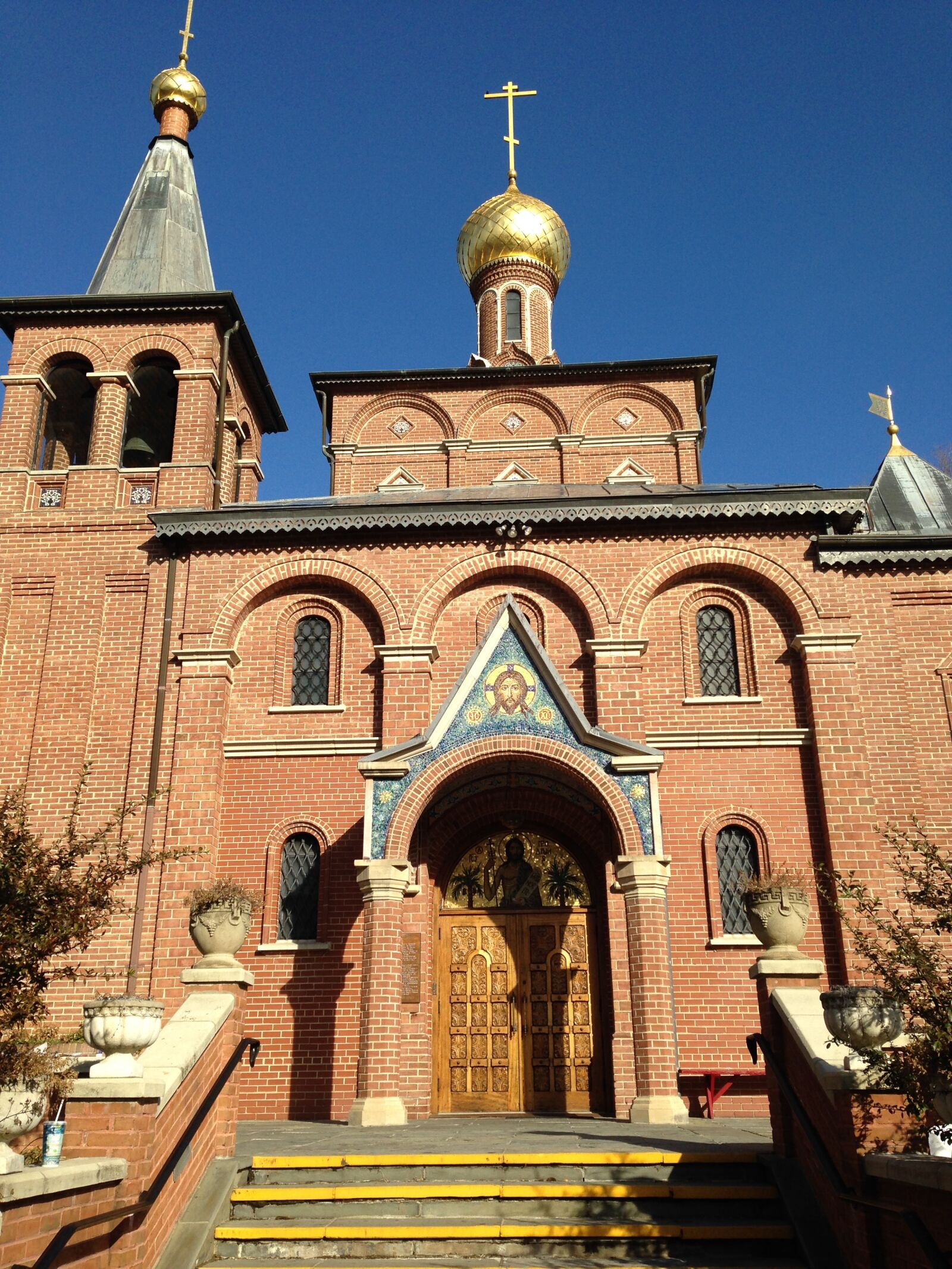 iPhone 5 back camera 4.12mm f/2.4 sample photo. Russian, orthodox, church photography