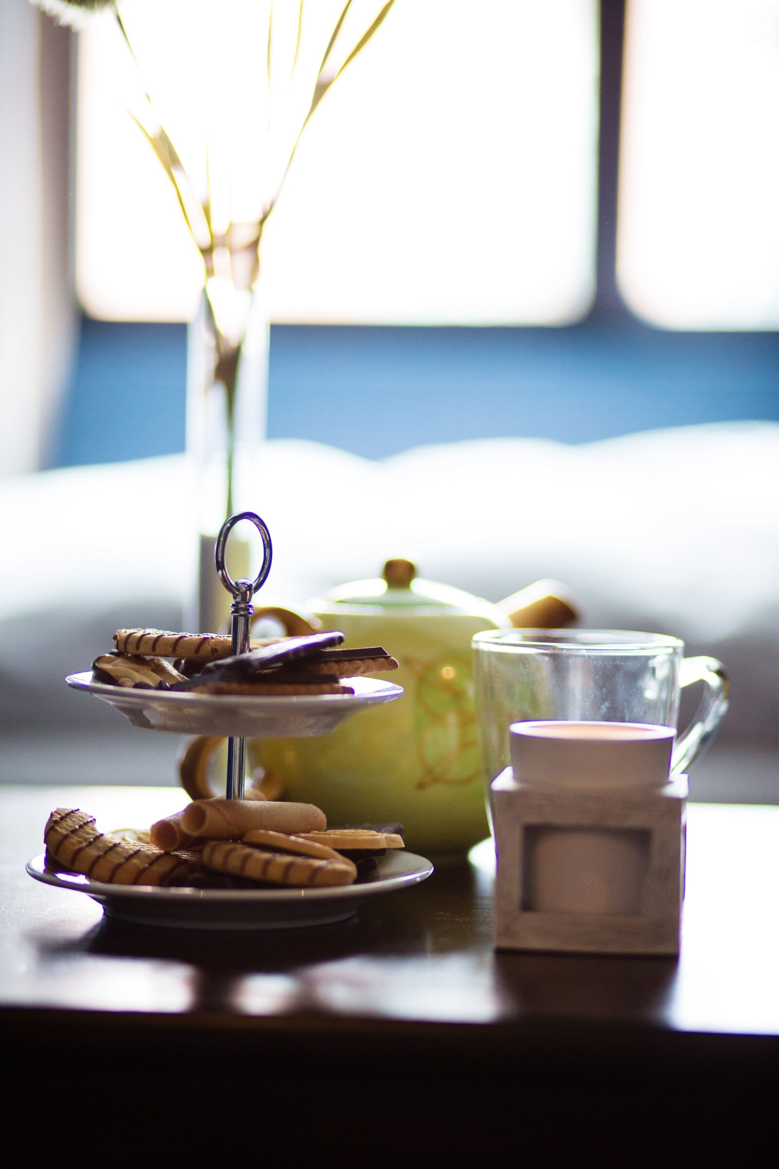 Canon EF 85mm F1.8 USM sample photo. Pastries, cookies, hotel rooms photography