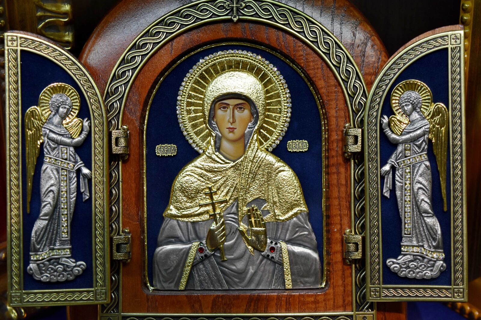 Nikon D5500 sample photo. Gold, art, religion, painting photography