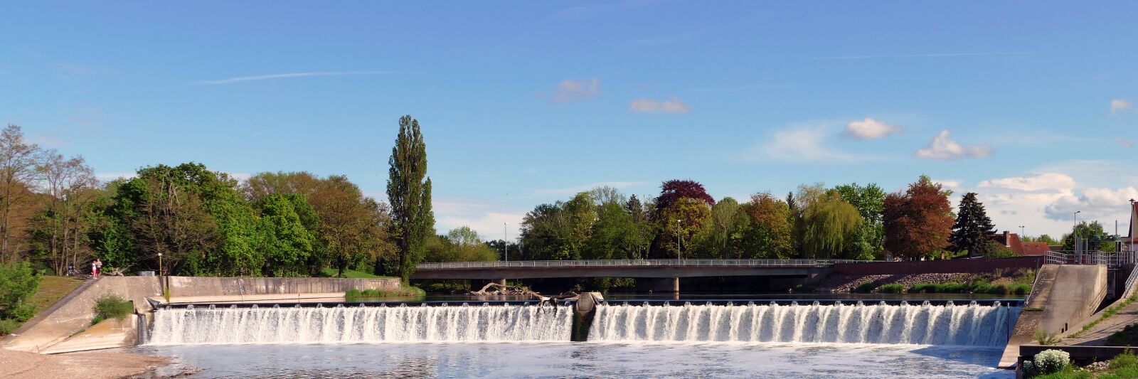 Panasonic Lumix DMC-FZ1000 sample photo. River, weir, trough photography