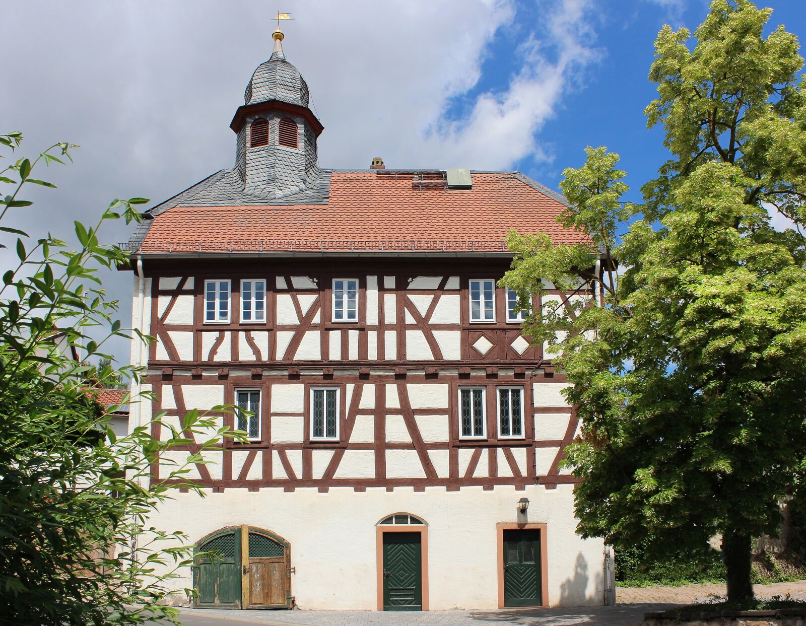 Canon EOS 600D (Rebel EOS T3i / EOS Kiss X5) sample photo. Church, building, dreisen photography