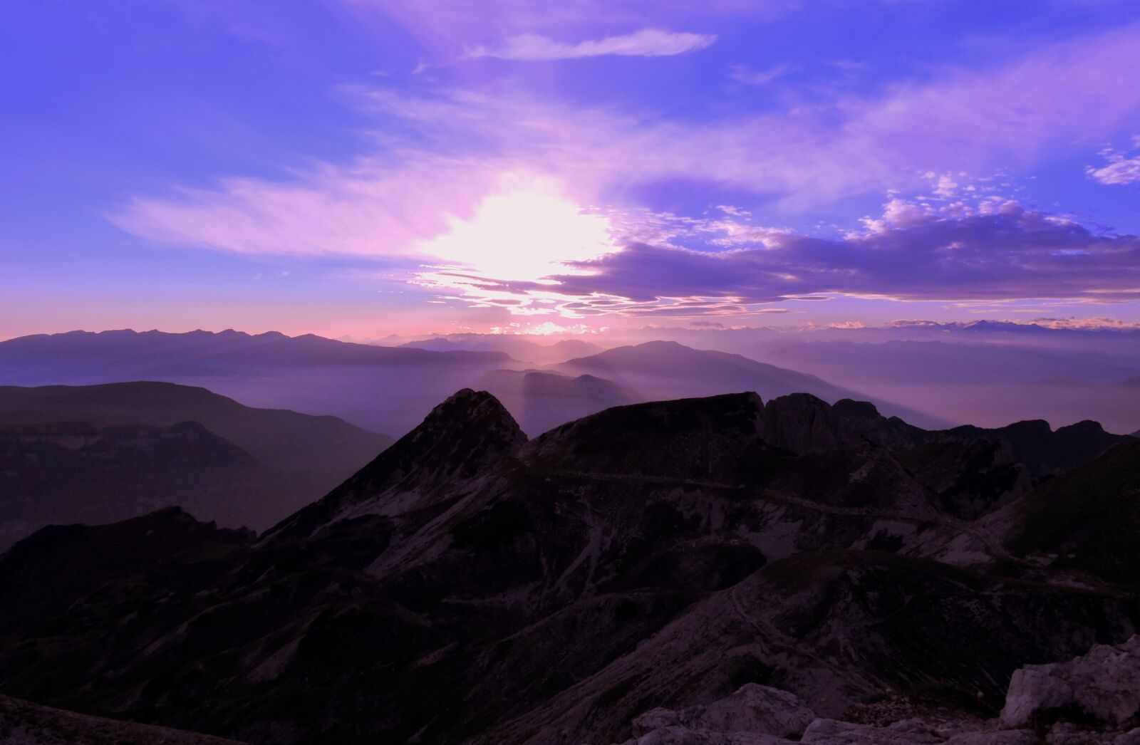 Nikon Coolpix P600 sample photo. Sunset, mountain, carega photography