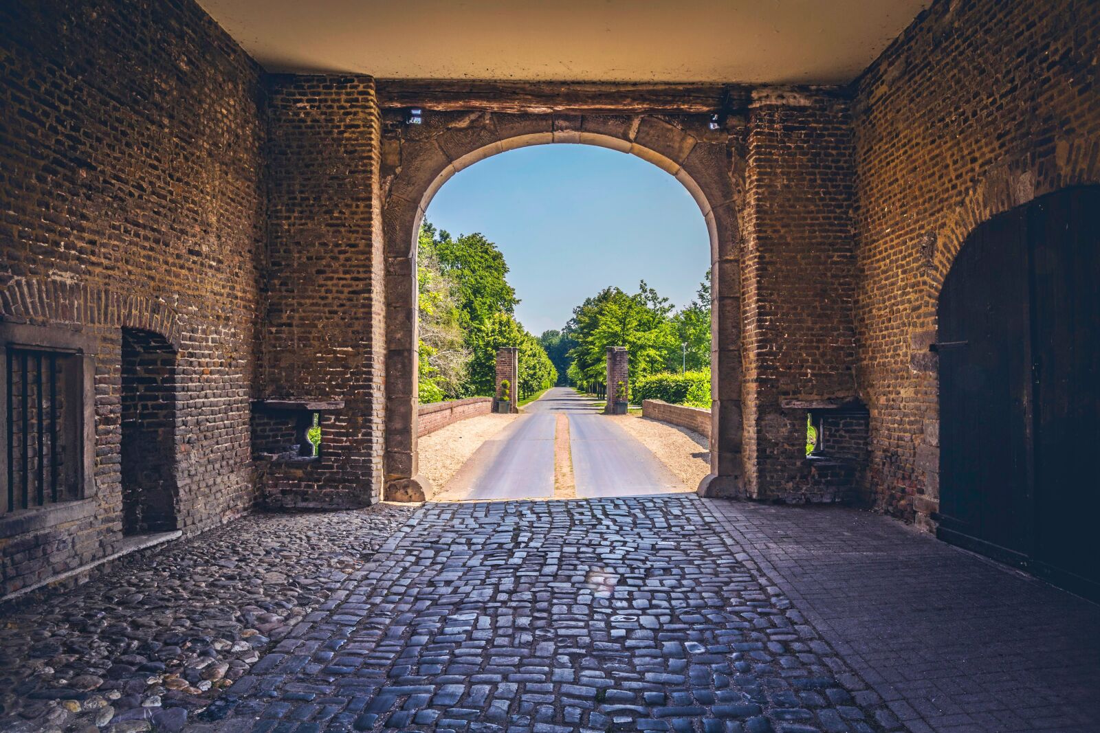 Canon EF 24-70mm F4L IS USM sample photo. Castle, entrance, architecture photography