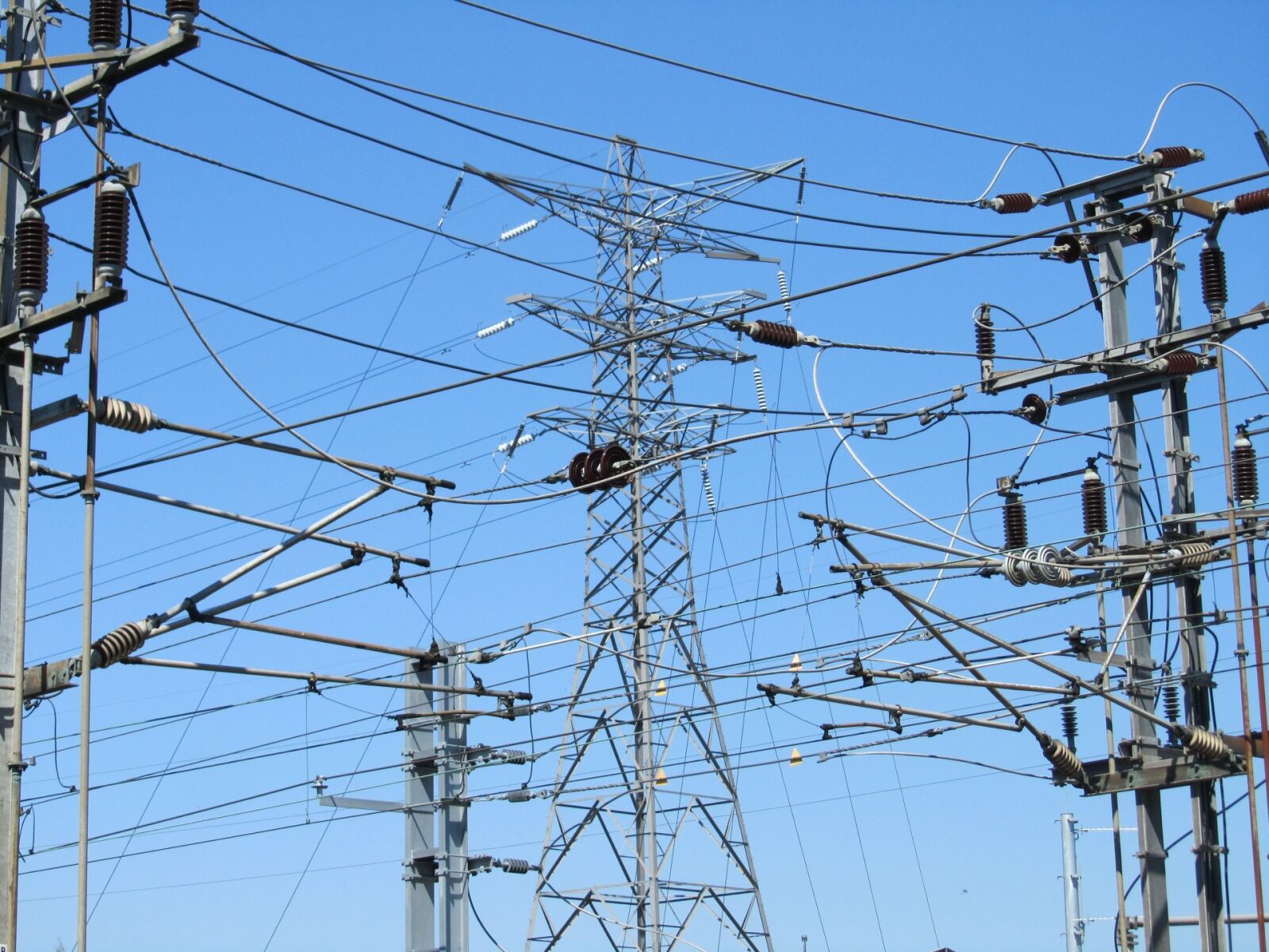 Canon PowerShot SX210 IS sample photo. Power, electricity, pylon photography