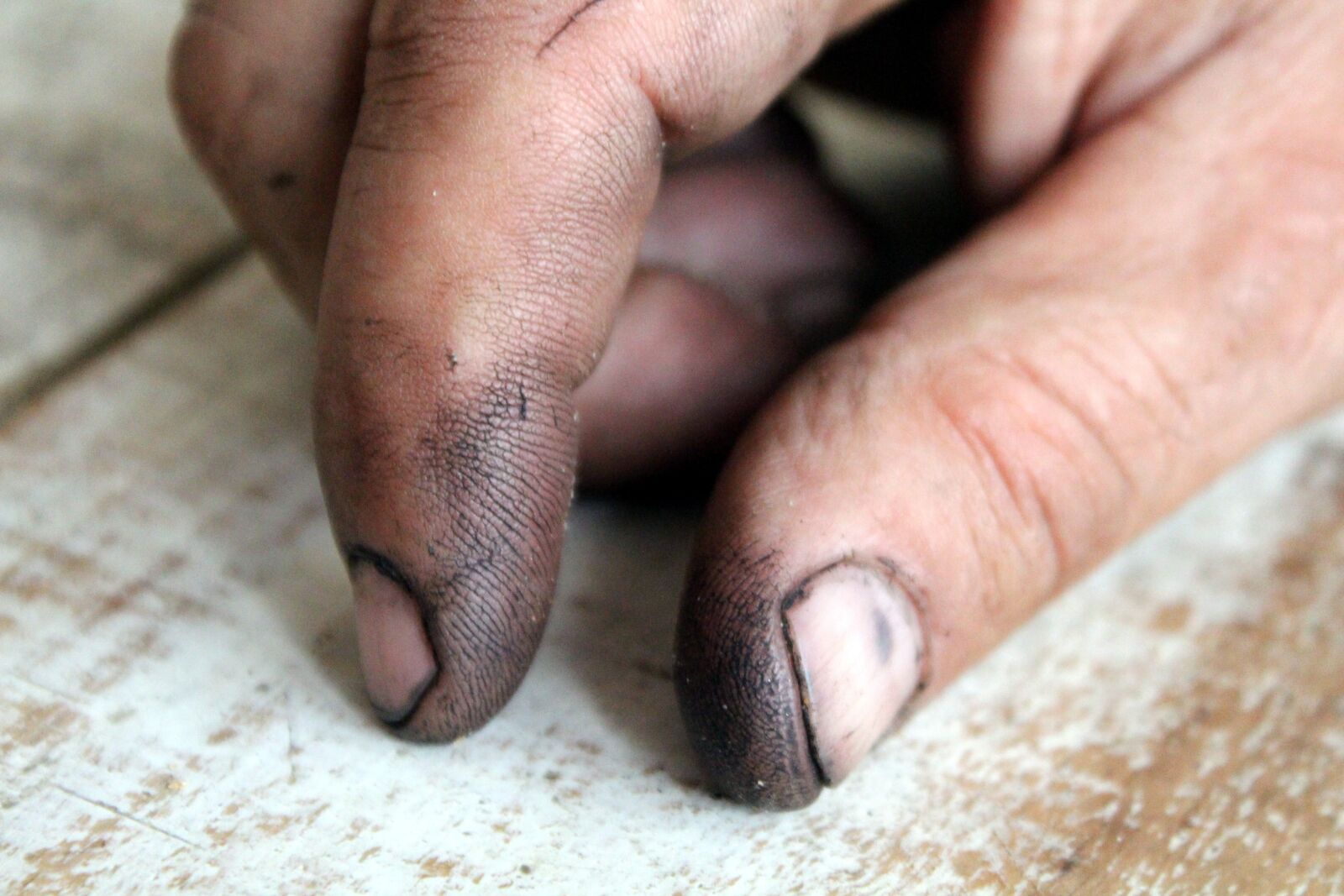 Canon EOS 650D (EOS Rebel T4i / EOS Kiss X6i) sample photo. Hand, mechanic, rest photography