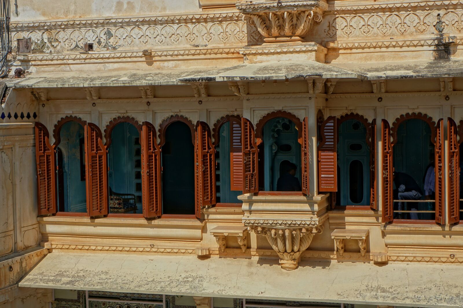 Sony a6000 + Sony E 18-55mm F3.5-5.6 OSS sample photo. Udaipur, city palace, india photography