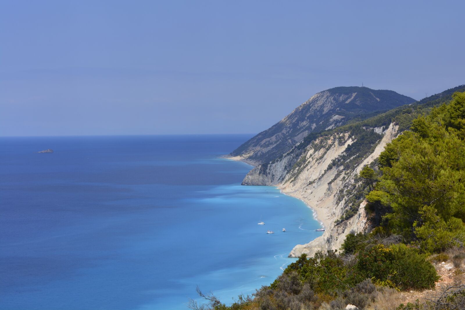 Nikon D5200 sample photo. Sea, mountain, blue photography