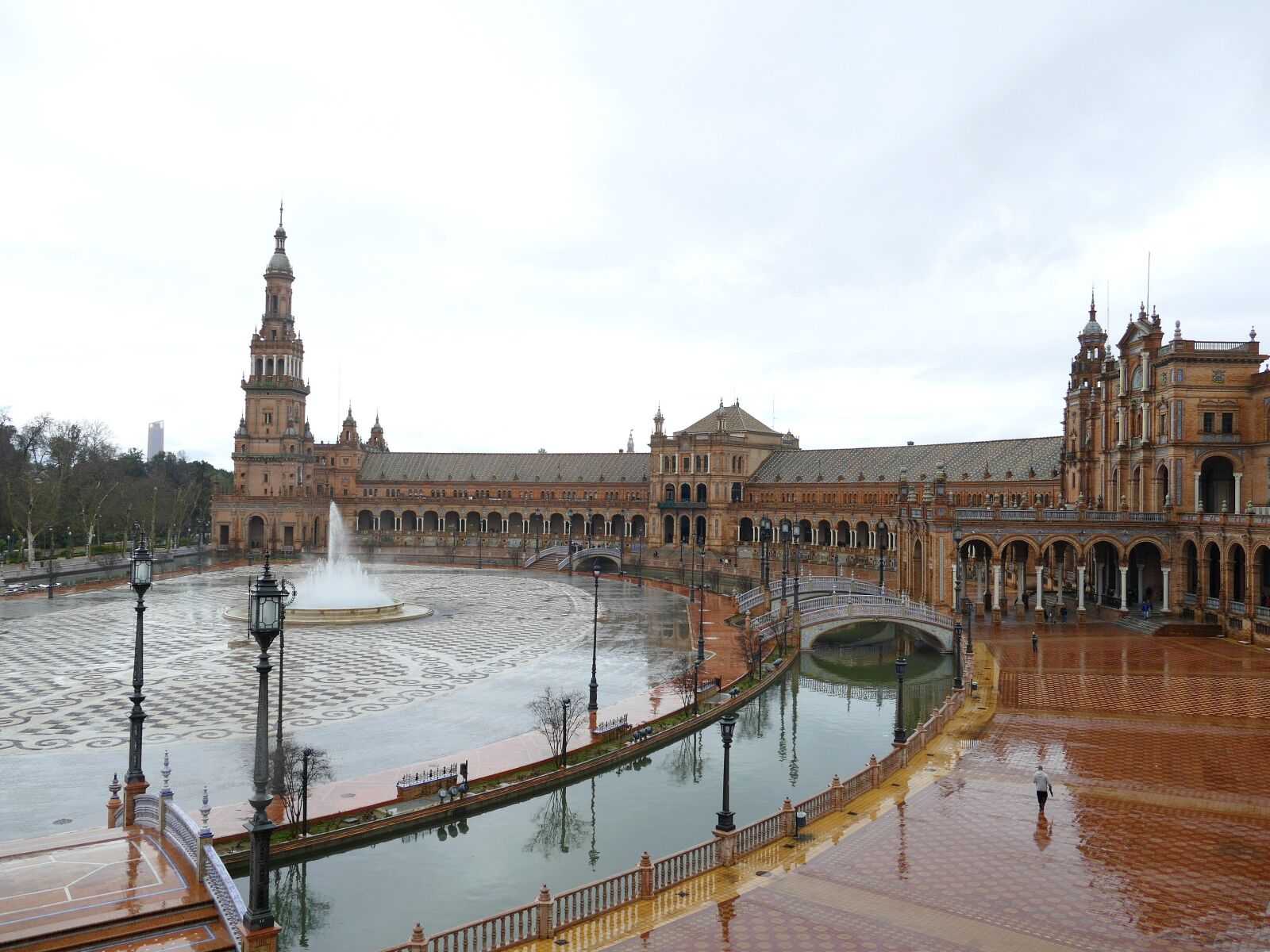 Panasonic Lumix DMC-FZ1000 sample photo. Seville, spain, andalusia photography