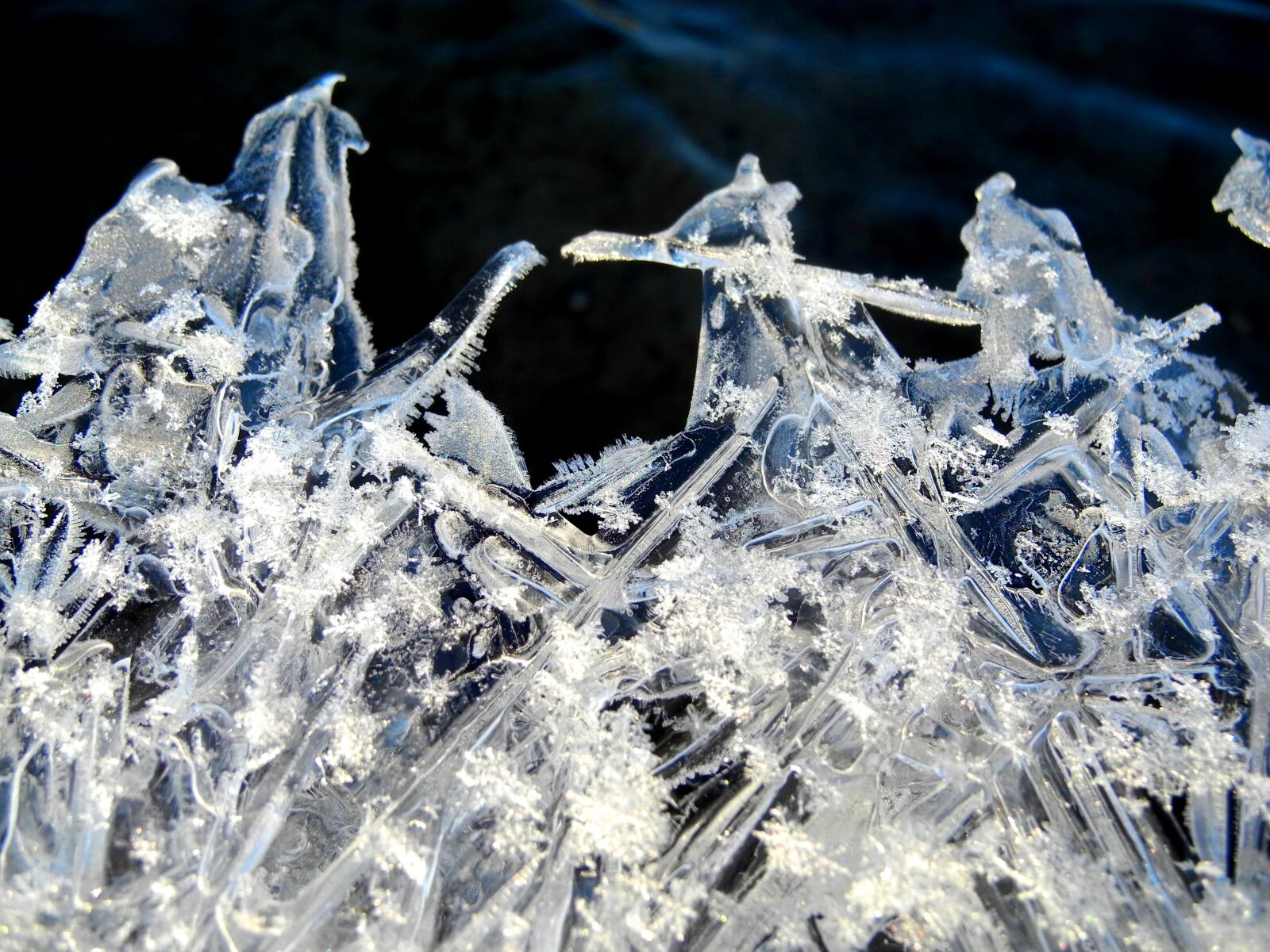 Nikon Coolpix P7000 sample photo. Ice, crystals, winter photography