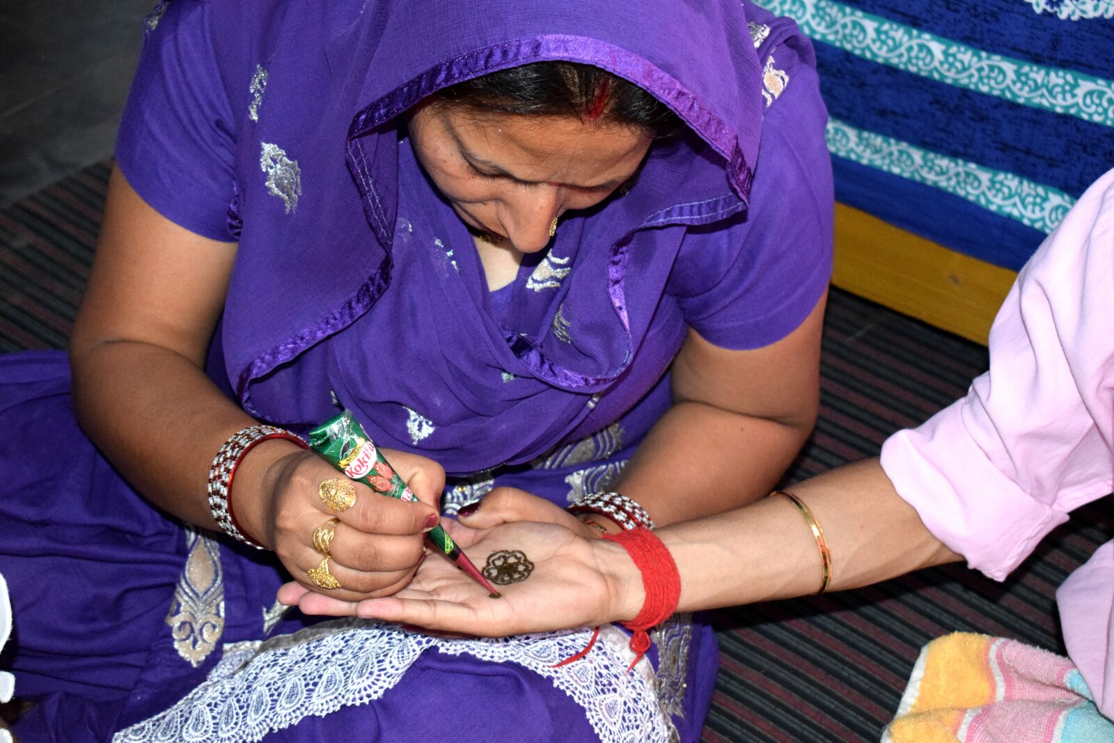 Nikon D3300 sample photo. Henna, culture, hand photography
