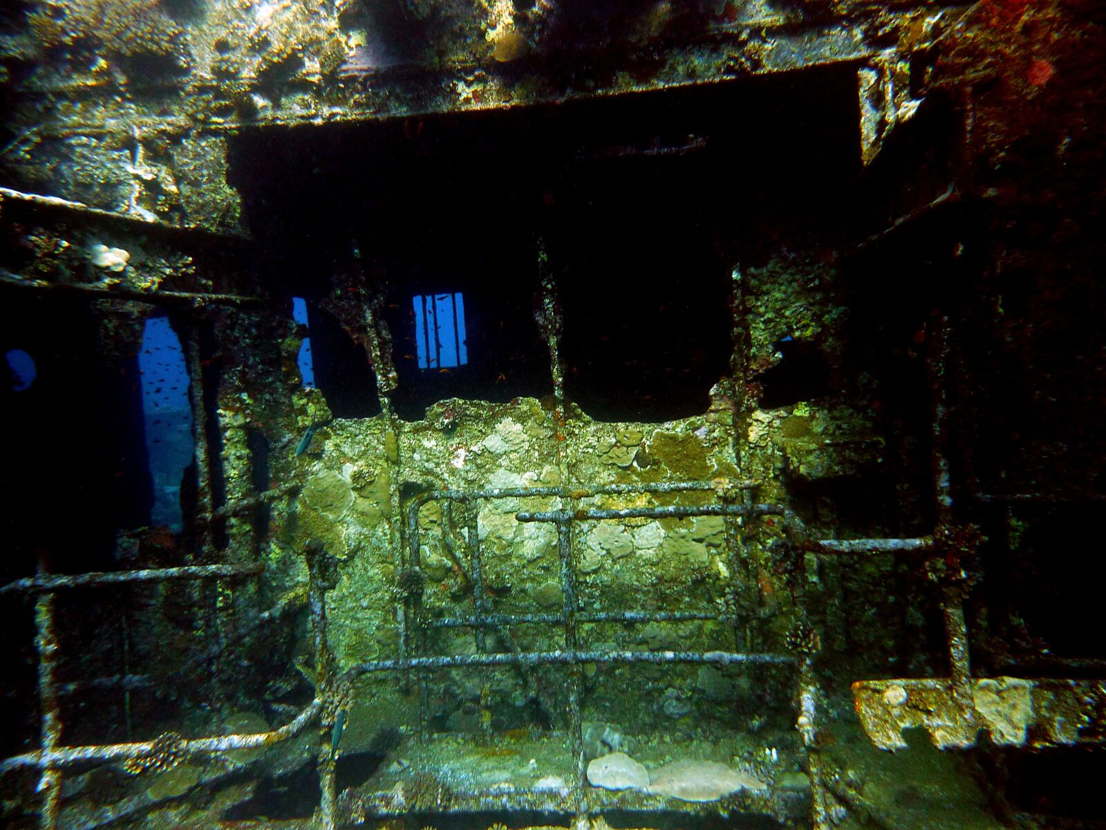 Panasonic Lumix DMC-ZS1 (Lumix DMC-TZ6) sample photo. Wreck, diving, underwater photography