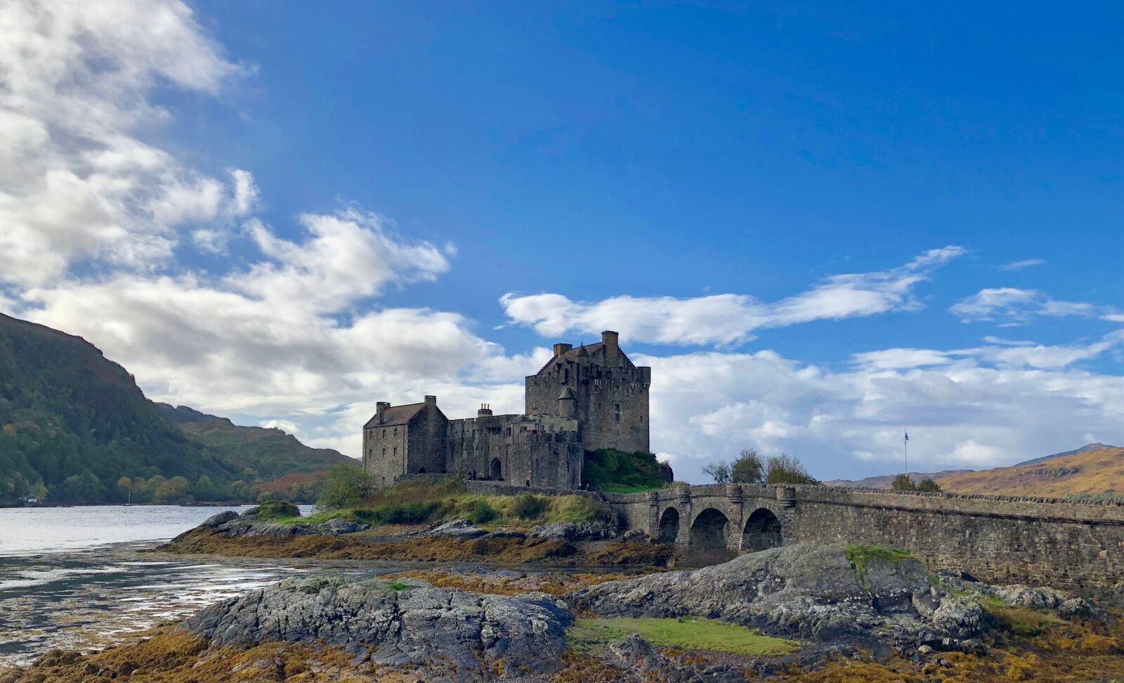 iPhone X back dual camera 4mm f/1.8 sample photo. Scotland, eilean donan castle photography