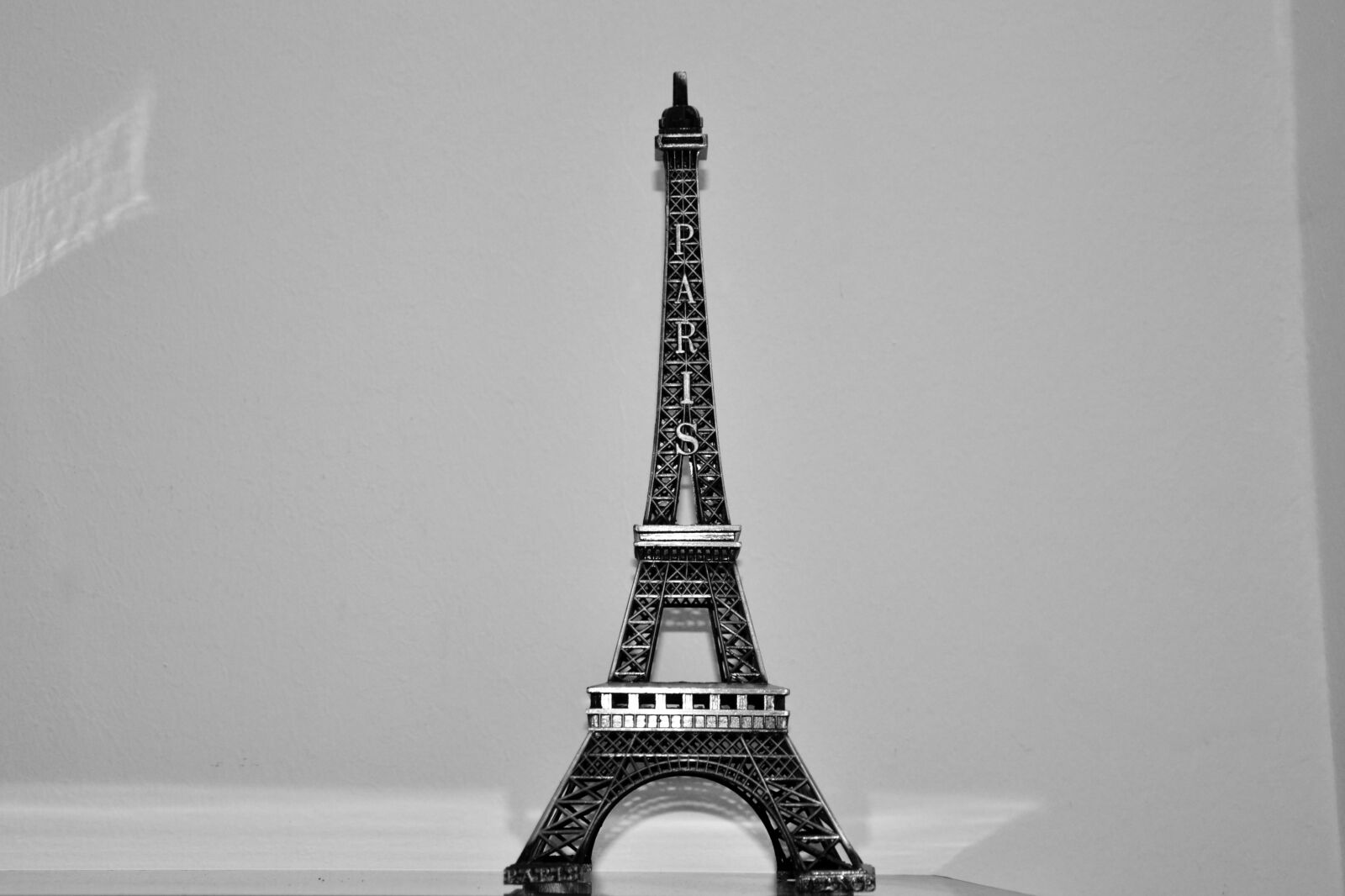 Nikon D7000 sample photo. Copper, decoration, eiffel, model photography