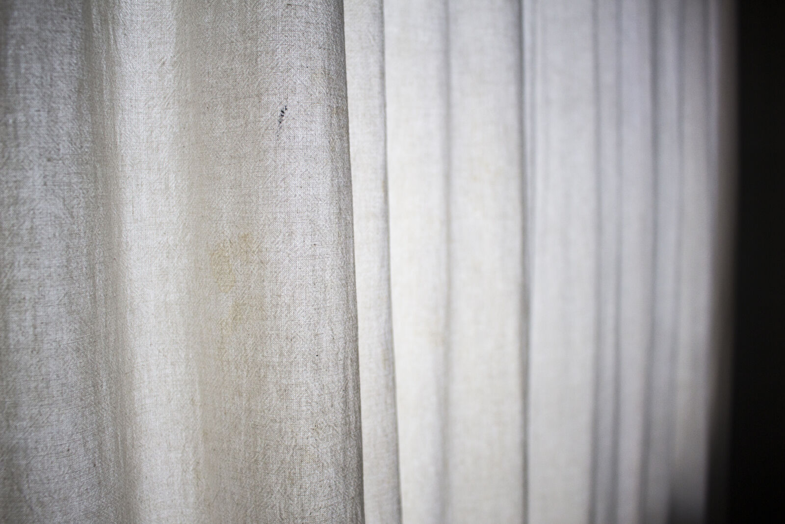 Canon EOS 700D (EOS Rebel T5i / EOS Kiss X7i) sample photo. Black, and, white, fabric photography