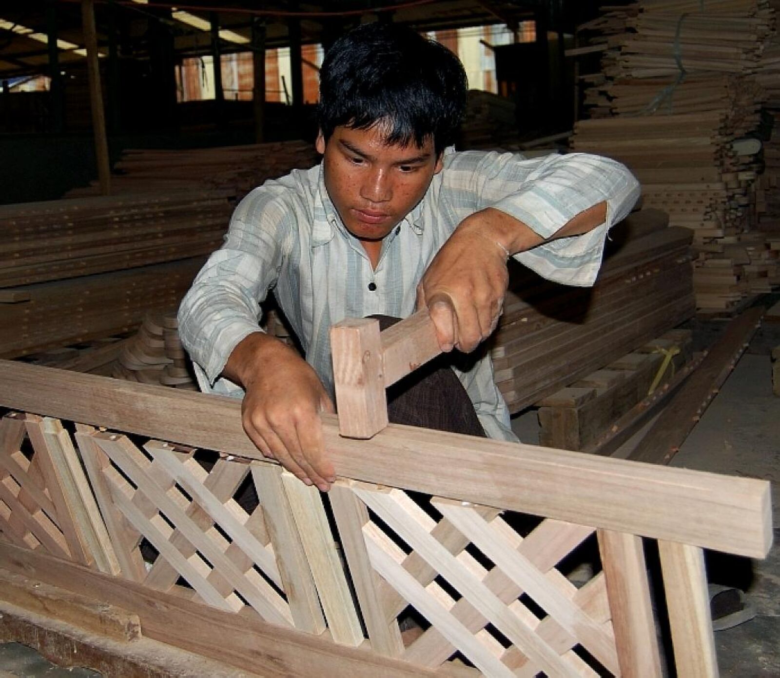 Nikon D40X sample photo. Young man, learns, carpentry photography