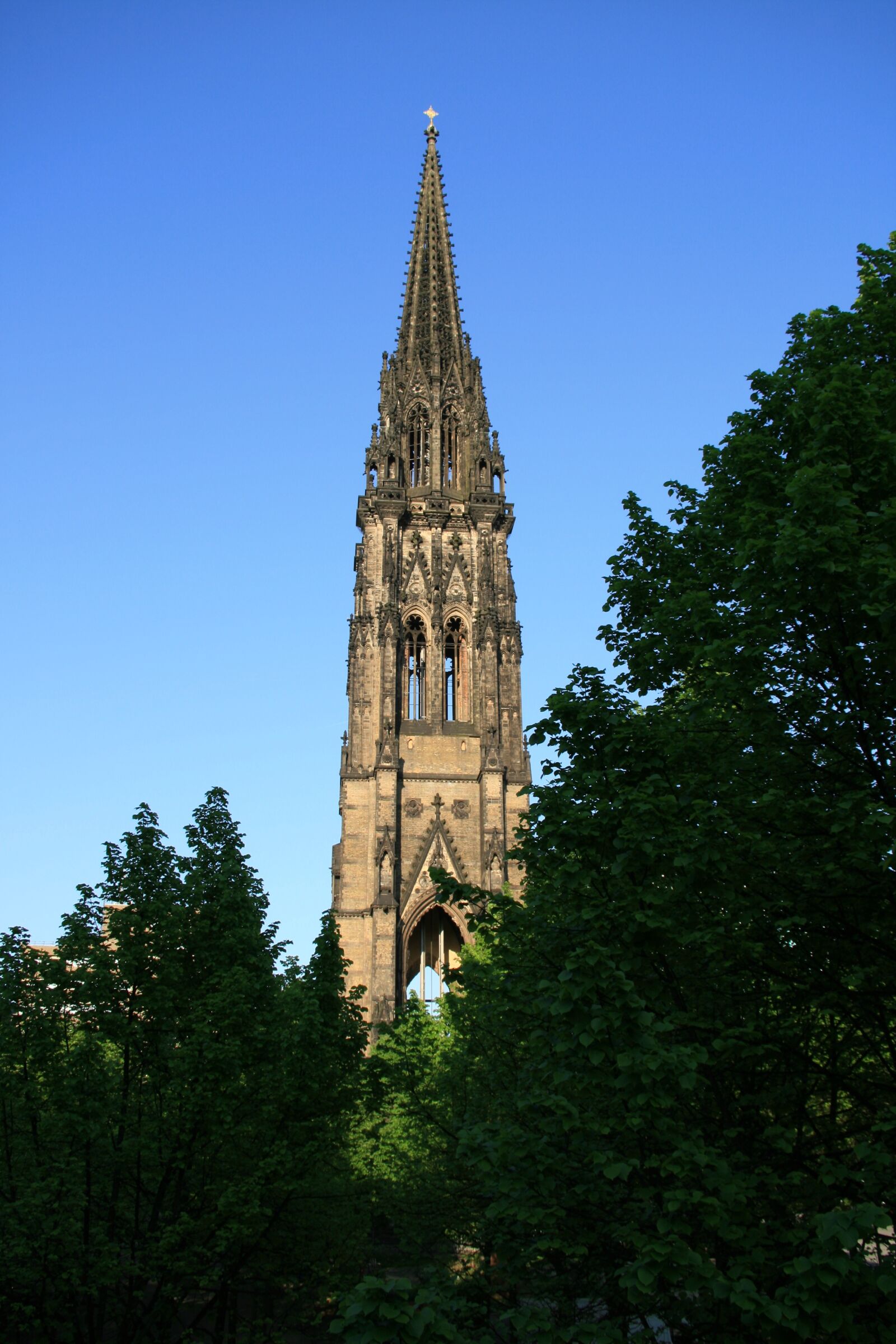 Canon EOS 400D (EOS Digital Rebel XTi / EOS Kiss Digital X) sample photo. Church, architecture, tower photography