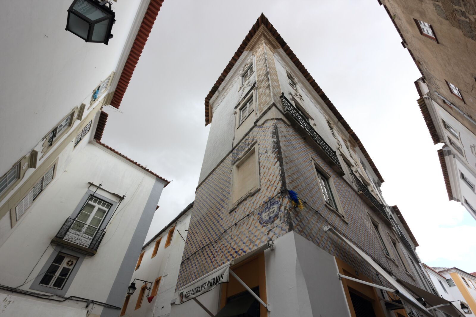 Canon EOS 550D (EOS Rebel T2i / EOS Kiss X4) sample photo. Portugal, evora, street photography