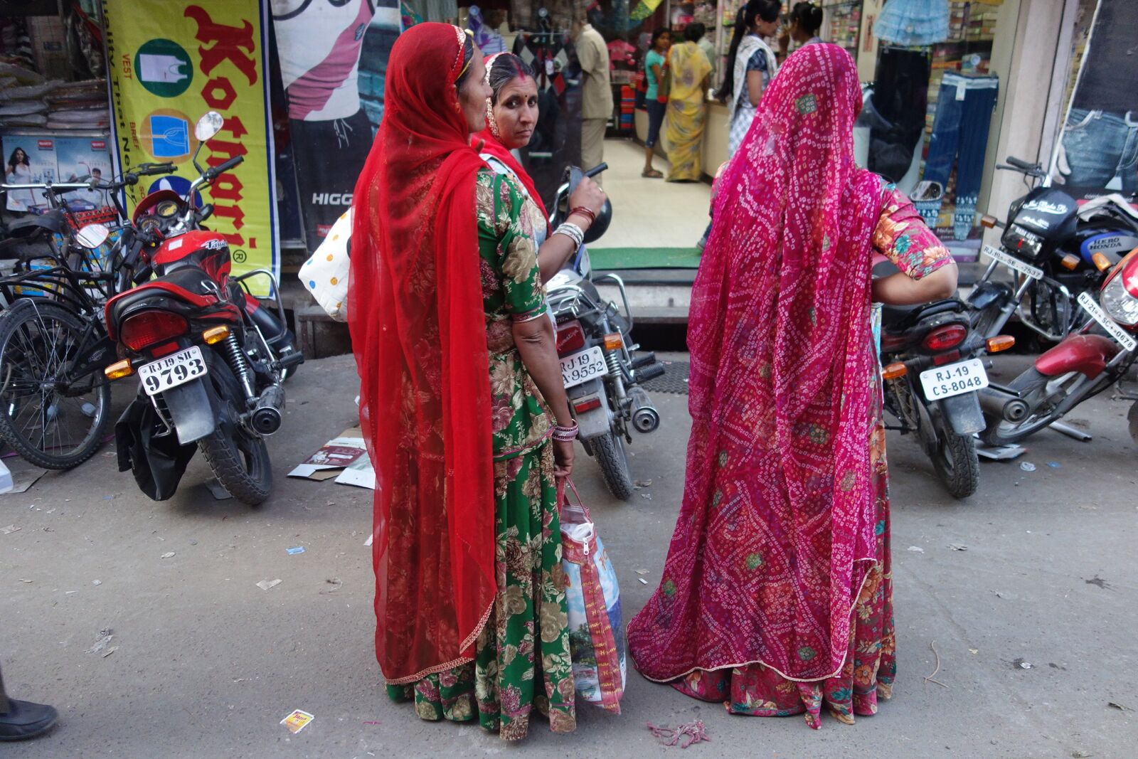 Sony Cyber-shot DSC-RX100 sample photo. People, street, market photography
