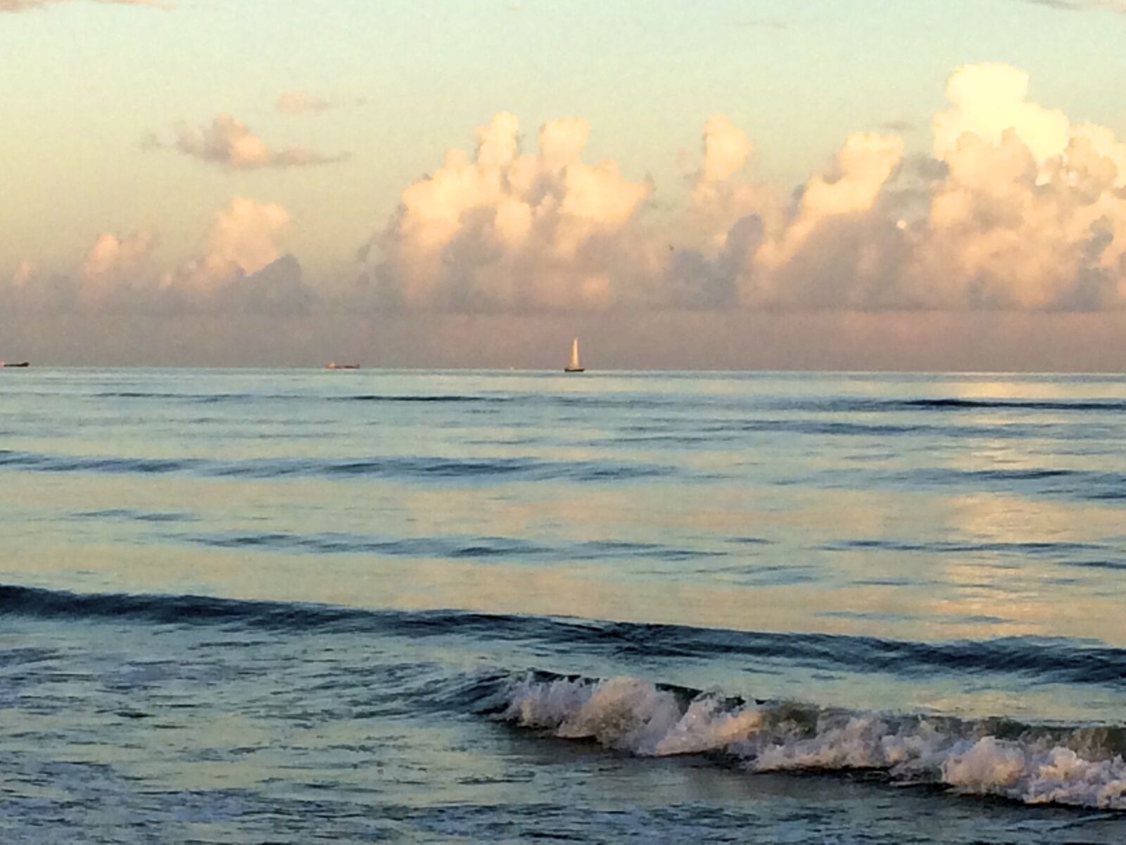 iPhone 5s back camera 4.15mm f/2.2 sample photo. Ocean, sail, boat, sea photography