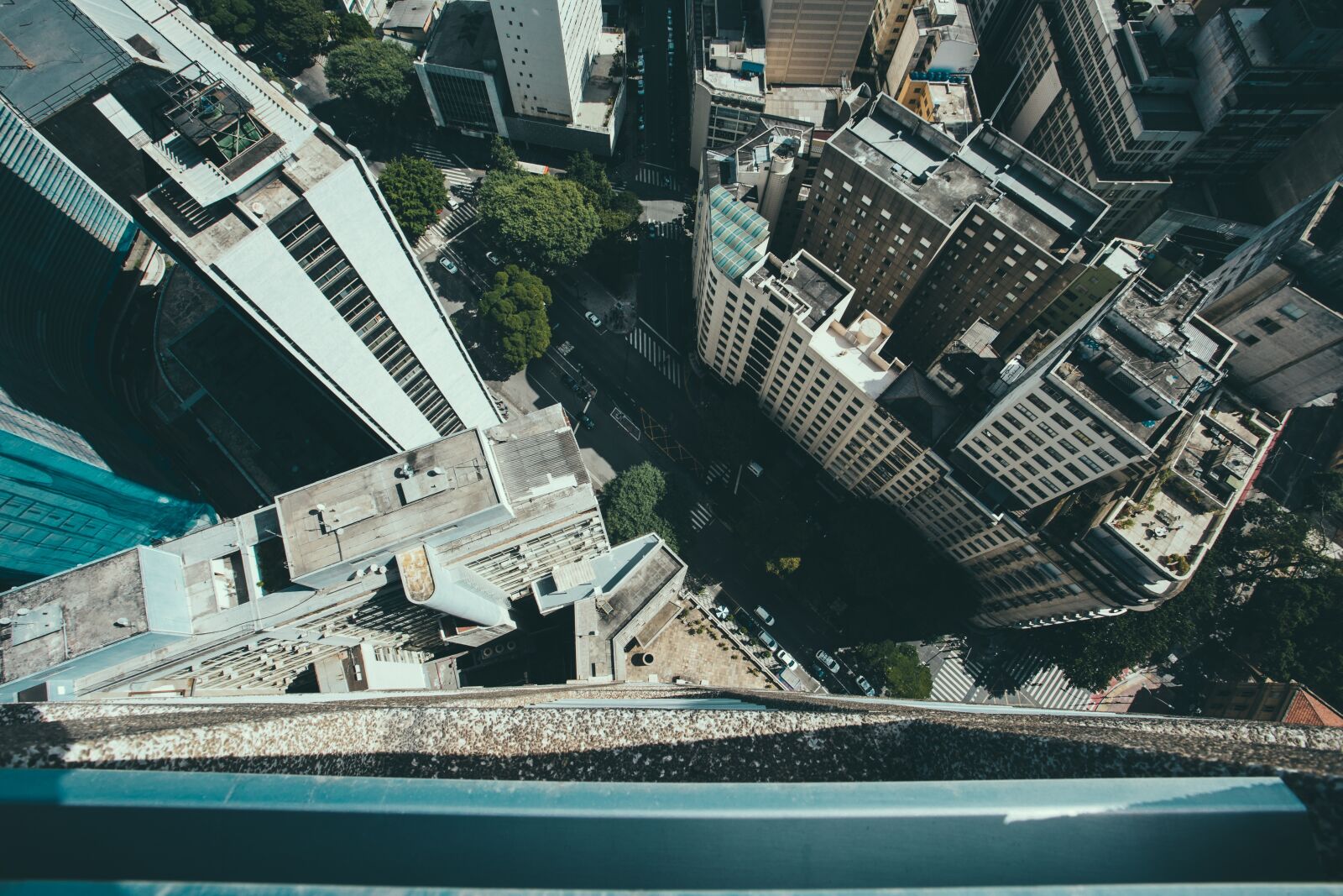 Canon EOS 6D + Canon EF 17-40mm F4L USM sample photo. Architecture, buildings, office photography