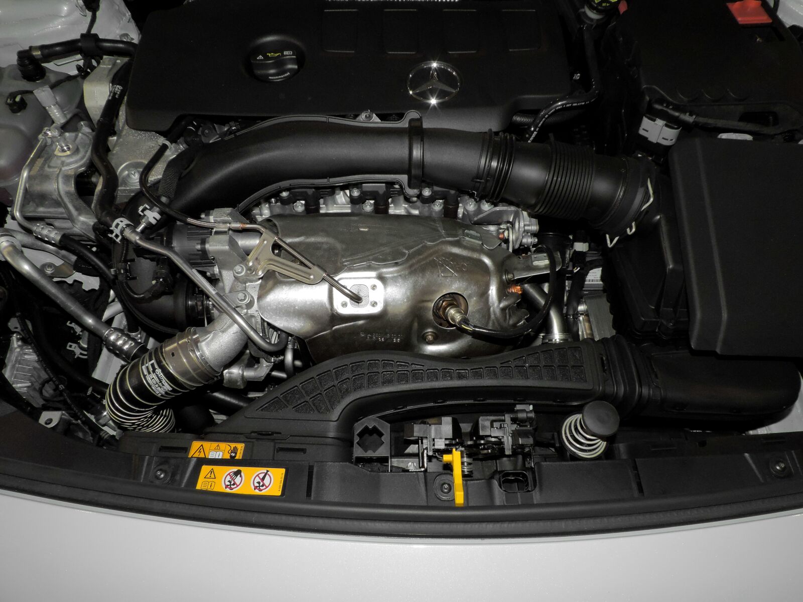 Nikon Coolpix P520 sample photo. Engine, garage, pipe, diesel photography