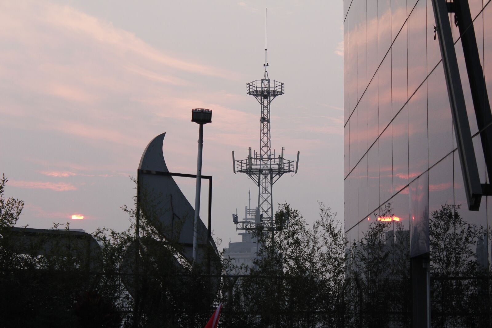 Canon EOS 600D (Rebel EOS T3i / EOS Kiss X5) sample photo. Night, top, sunset photography