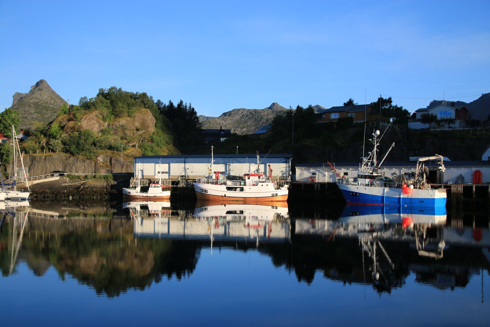 Canon EOS 70D sample photo. Boat, sea, ocean photography